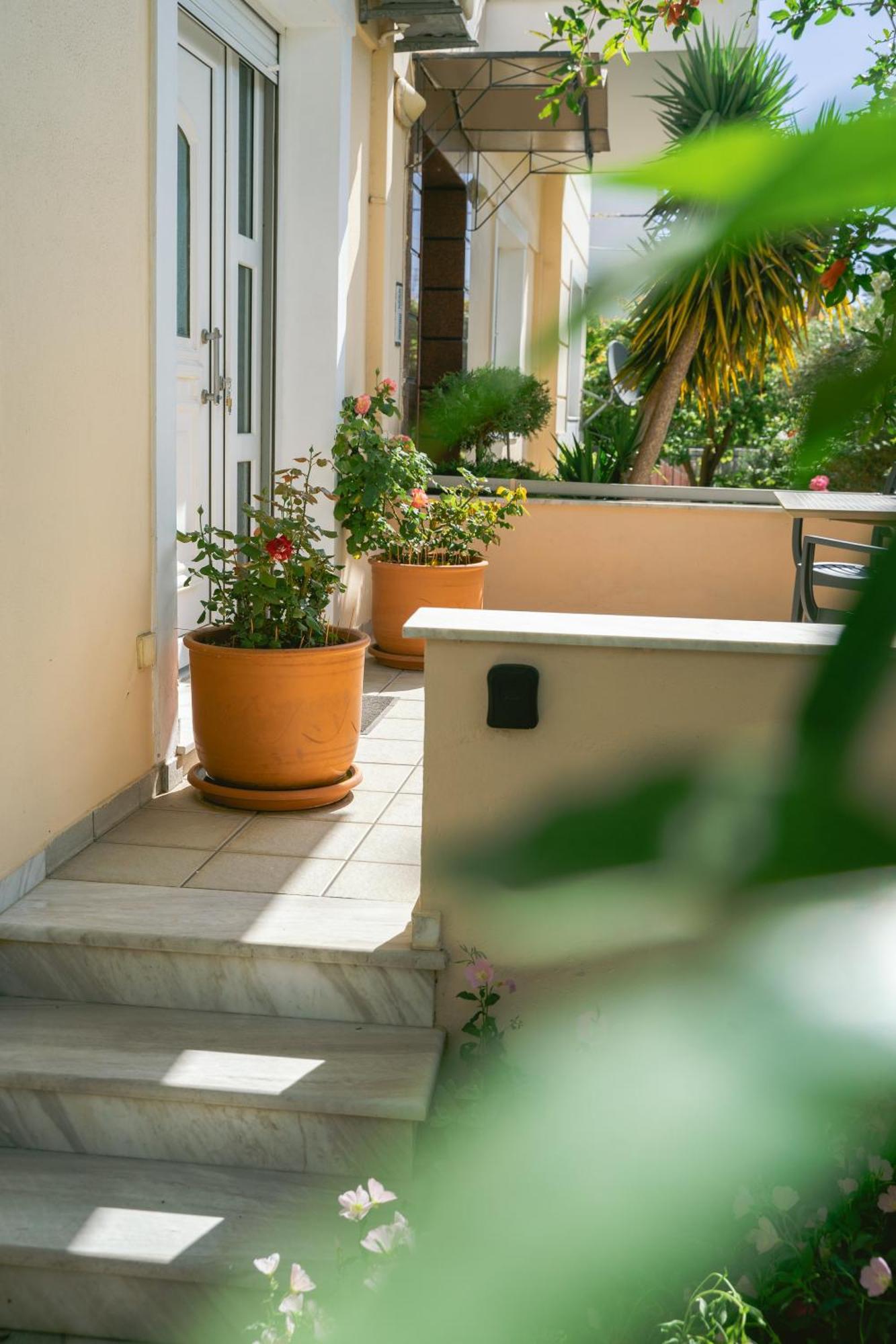 Art Of Urban Hospitality! Apartment Mytilene